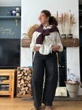 Marta Bitten Barrel leg jeans ~ Washed Black