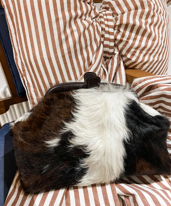 ESS Almeja Leather Clutch ~ Cowbag