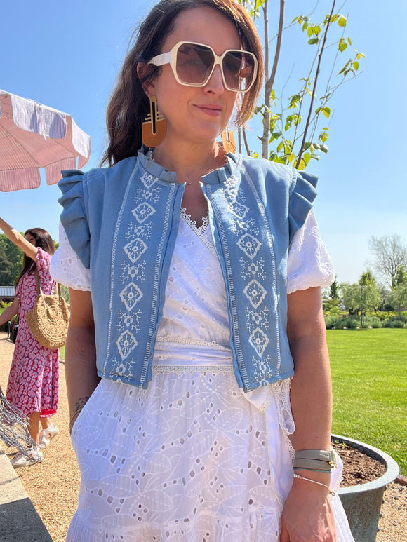 Everyday Style Story Primavera25 ~ Estrella Embroidered Waistcoat