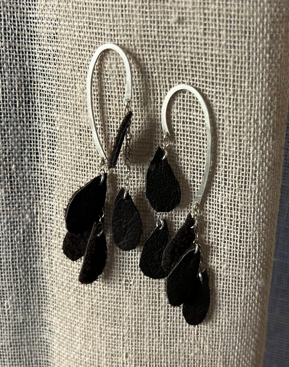 Salsa mini drop earrings ~ Cafe