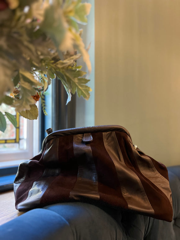 ESS Almeja Leather Clutch ~ Rayas Cafe